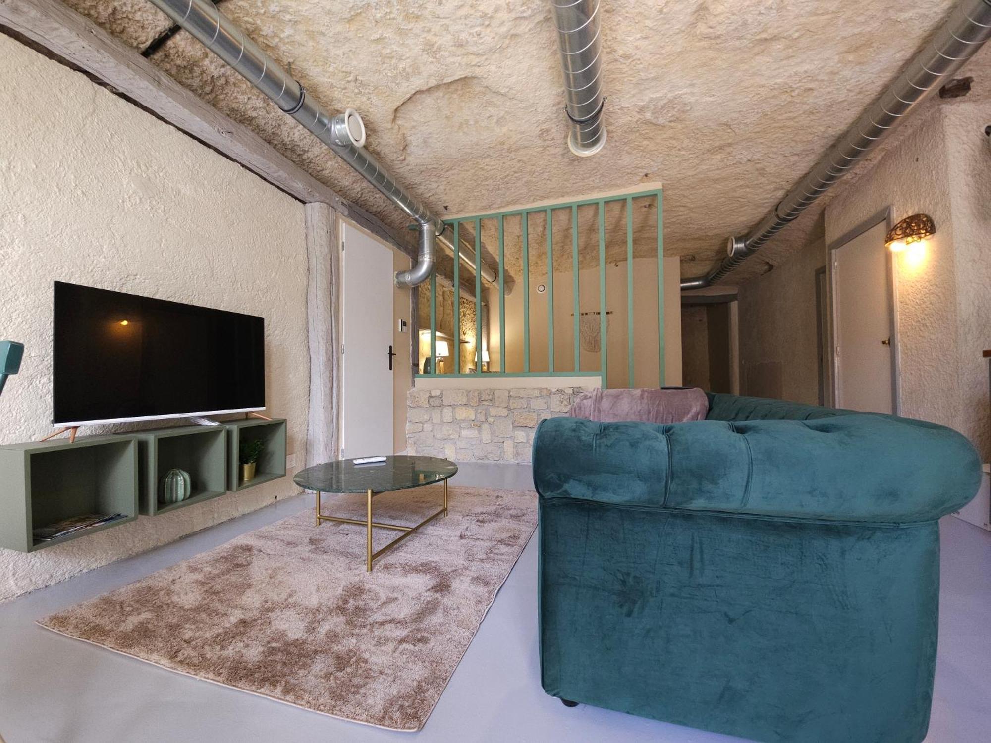 Saint-Étienne-de-ChignyThe Sweet Caveアパートメント エクステリア 写真